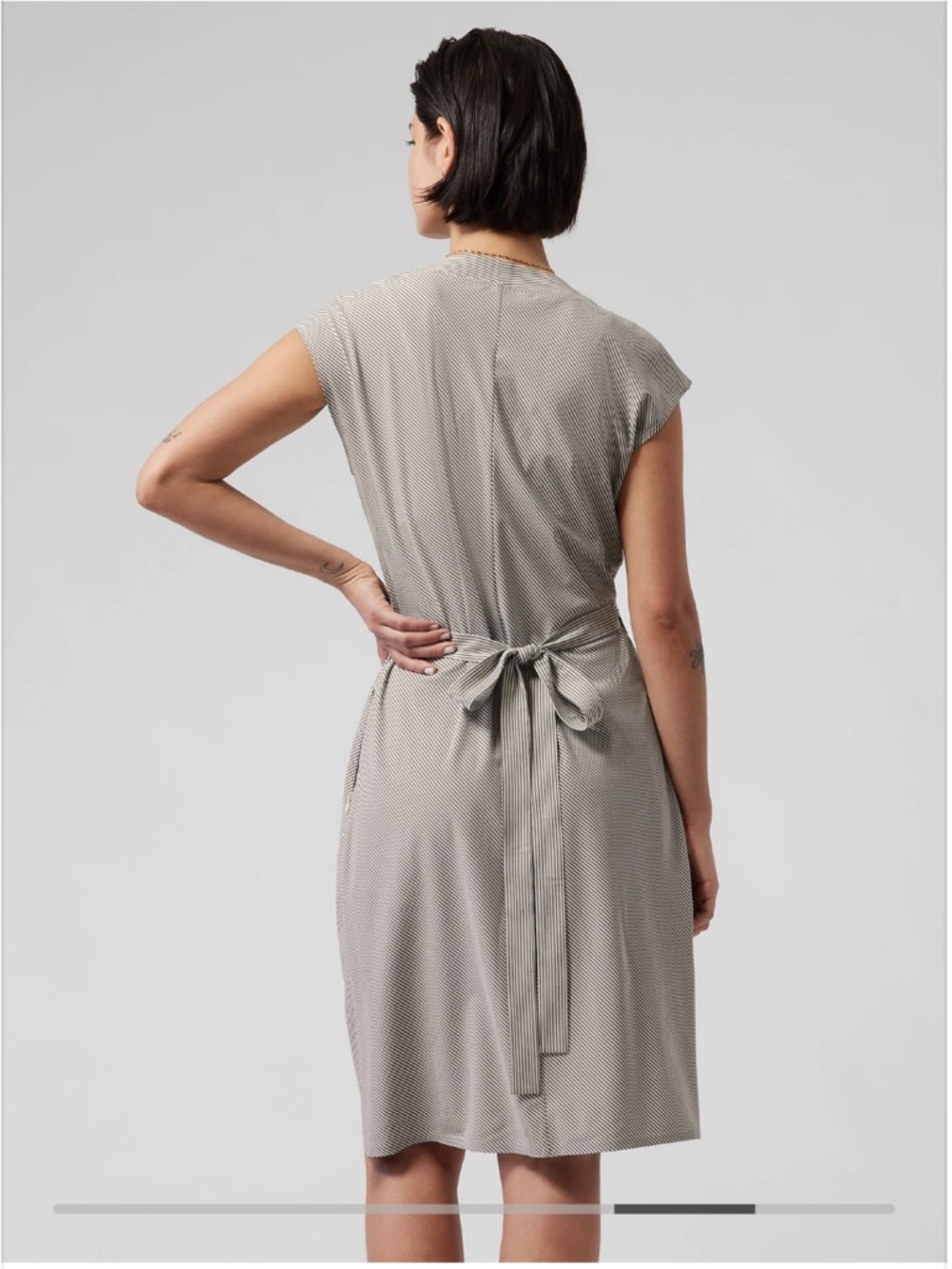 Athleta Lightweight Striped Newport Wrap Dress Size Medium | Easy Care Dress - Picture 7 of 10